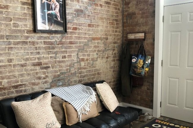 Photo - 107 W Columbia St Unidad 107