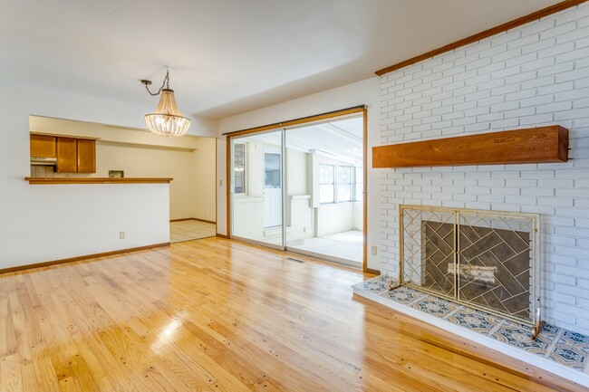 Photo - 3 bedroom, 2 bath home in the beautiful Westlink neighborhood in West Wichita.