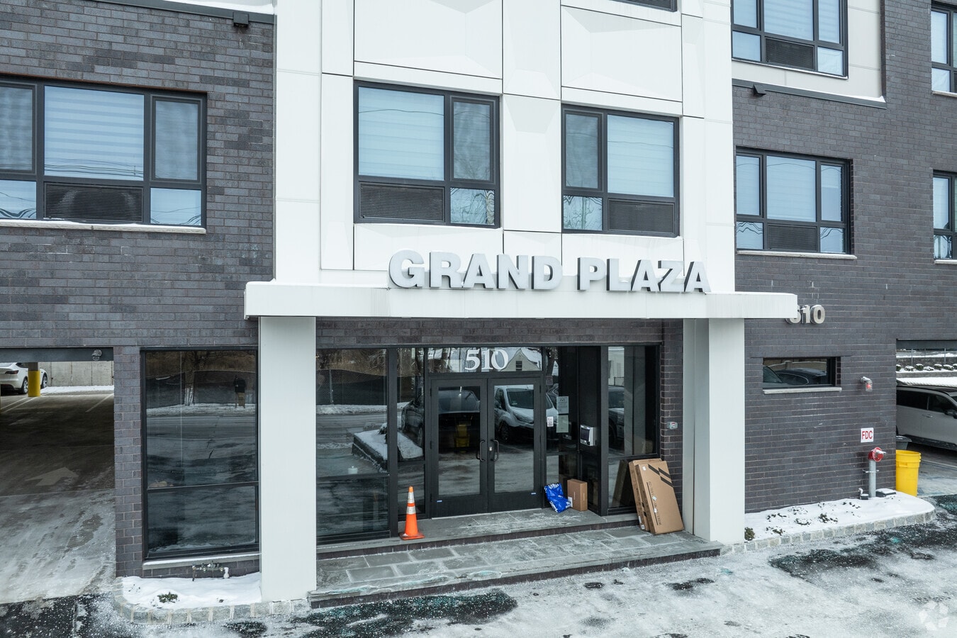 Entrance - 510 Grand Plaza