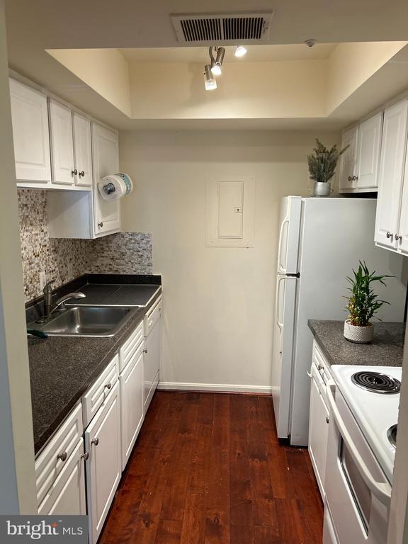 Photo - 18336 Streamside Dr Unit 304