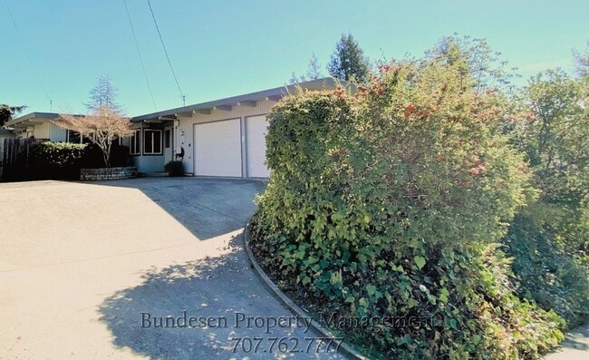 Building Photo - 1303 Hexem Ave