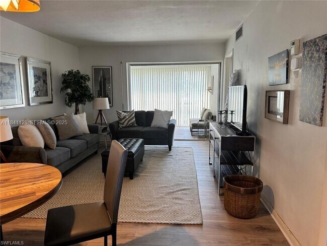 Photo - 1900 Alamanda Dr Unit 303