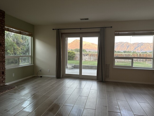 Photo - 1631 Shoshone Dr