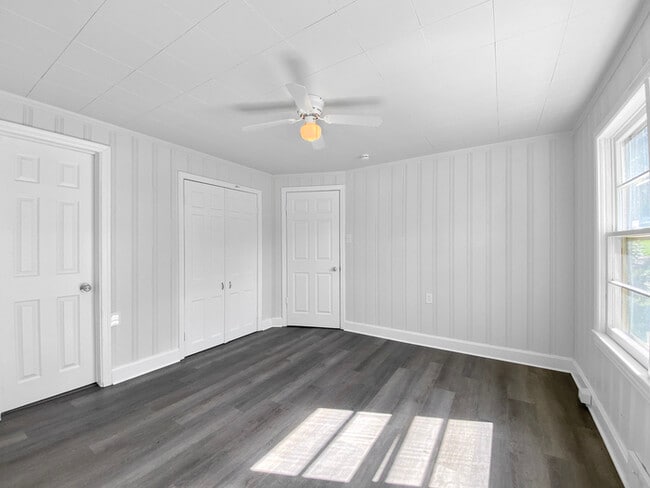 Photo - 3341 S Sterling Ave