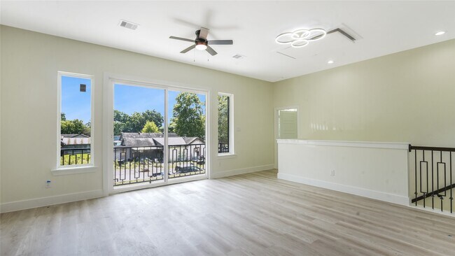 Photo - 1315 Knight St