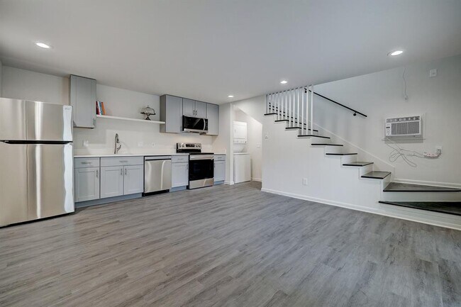 Photo - 1744-1742 Marshall St