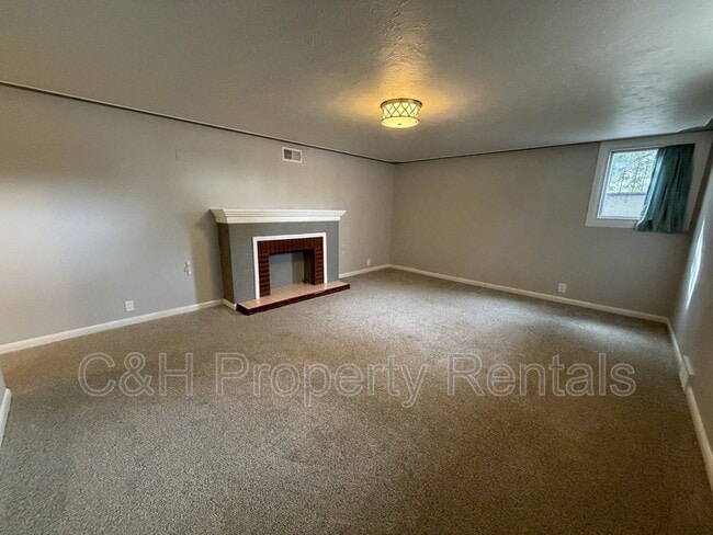 Photo - 1019 Poly Dr