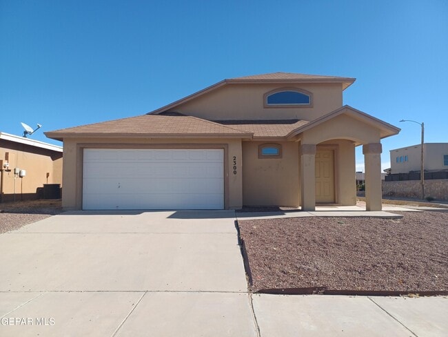 Building Photo - 2300 Honey Dew St