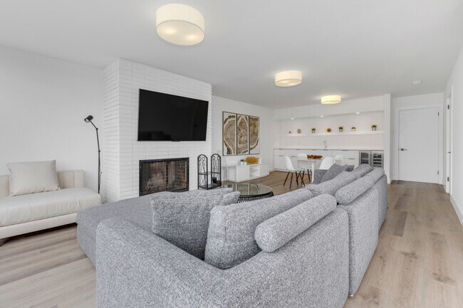 Photo - 2595 Point Grey Rd Unit ID1320212P