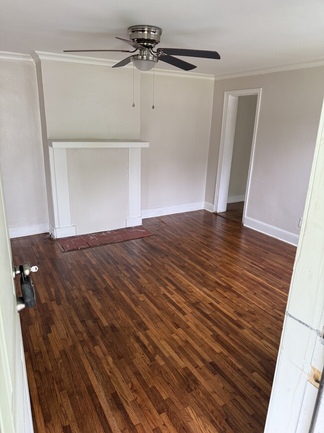 Photo - 1613 Charles St