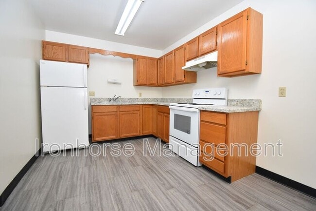 Photo - 805 W Villard St