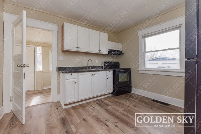 Photo - 2440 S Hoyt Ave