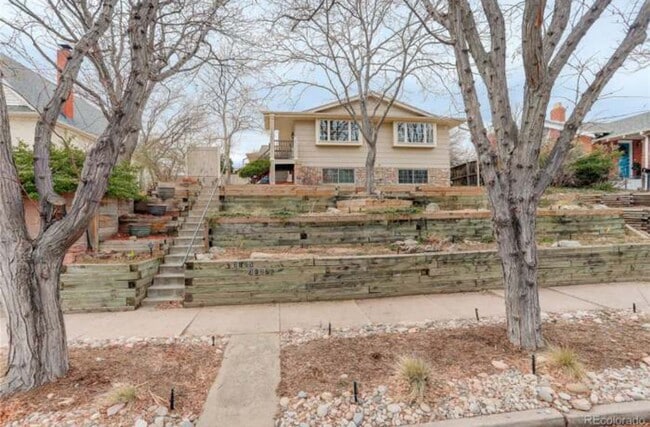 Building Photo - West Highlands Garden Level 2-bedroom 1-b... Unit B Rental