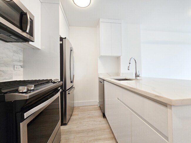 Photo - 1735 York Ave Unit 33E