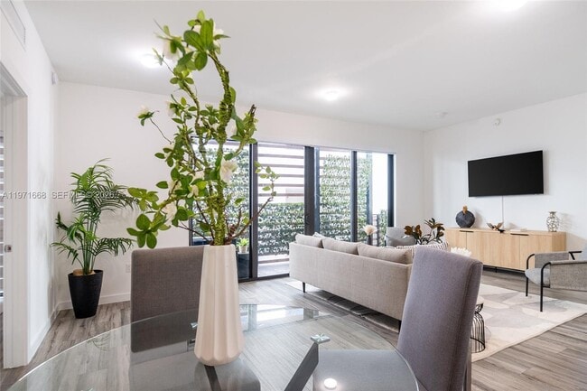 Photo - 2955 Bird Ave Unit 1A