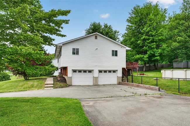 Photo - 76 Maureen Dr