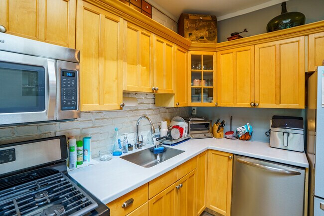 Photo - 759 E 7th St Unit 759 E 7th