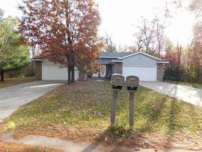 Building Photo - 3370/3372 Bridlewood Dr Unit 3370