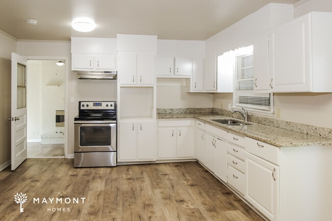 Photo - 2504 Trail Ridge Rd NW