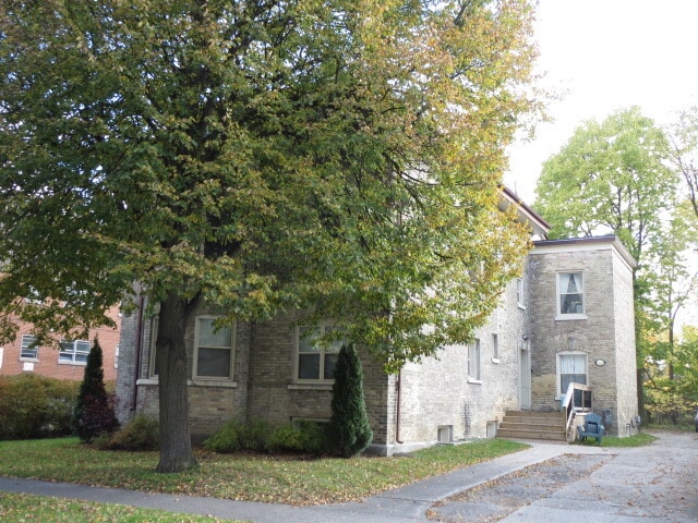 Building Photo - STUDIO APARTMENT IN OLD SOUTH LONDON Unit 4