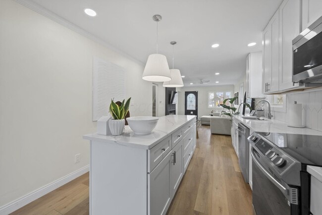 Photo - 111 Rosslyn Ave