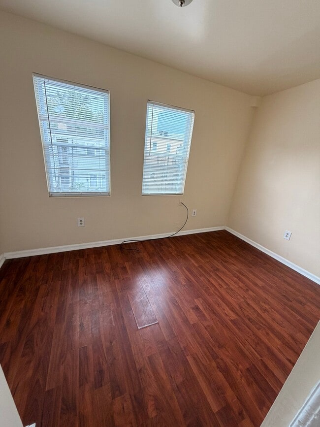 Photo - 1106 Queen St NE Unit Apt 4