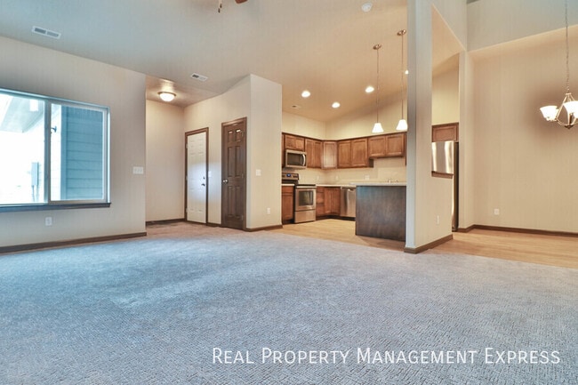 Photo - 5425 Seville Pl