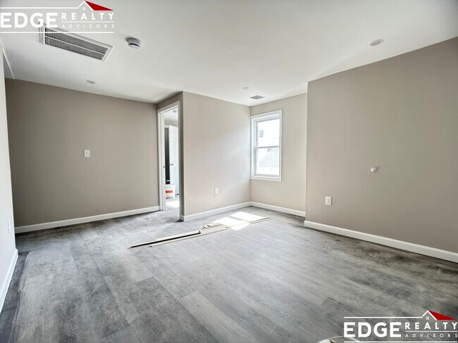 16 Long Ave Unit 3