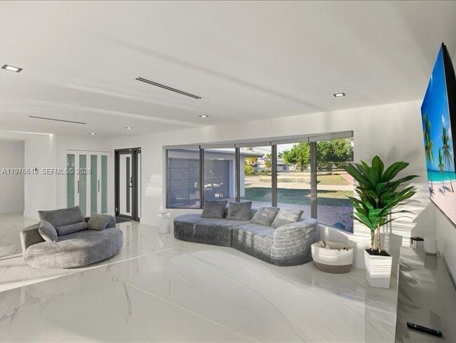 Photo - 103 Tropicana Dr