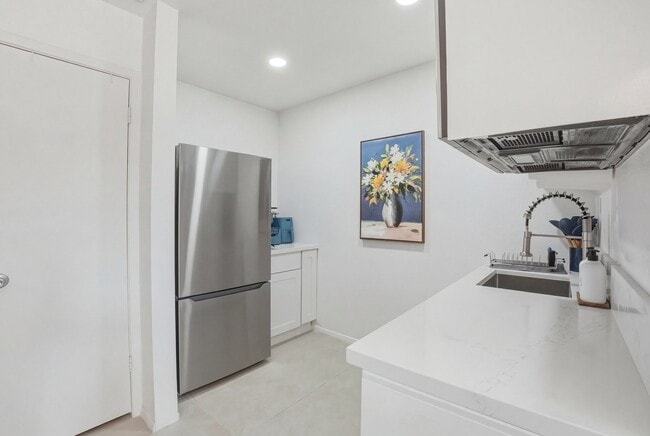 Photo - 313 E Riviera Dr