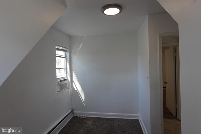 Photo - 104 Lincoln Ave SW
