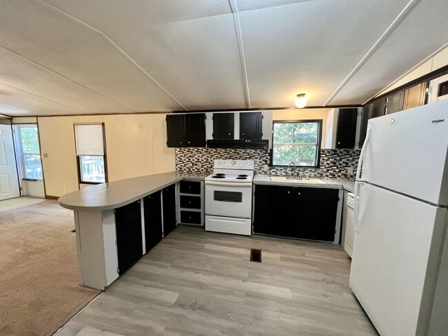 Photo - Coming Soon! Moble Home 5 minutes to Beach and UNCW, College Rd shopping, Central Wilmington, Wri...