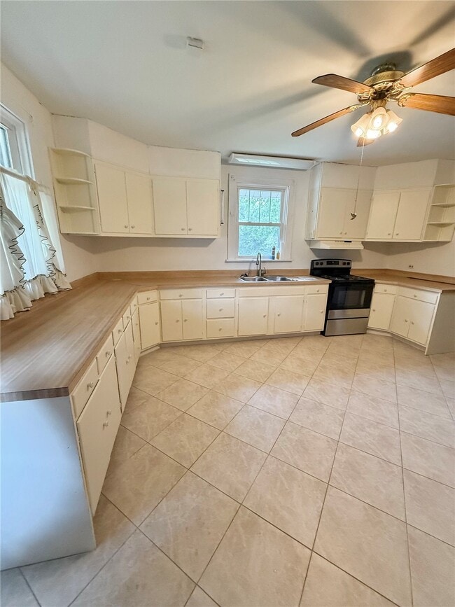Photo - 307 N Clinton St