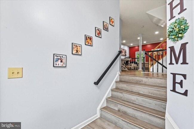 Photo - 506 Ben Neuis Pl