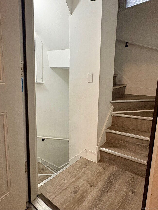 Photo - 8 Read St Unidad 2nd Floor