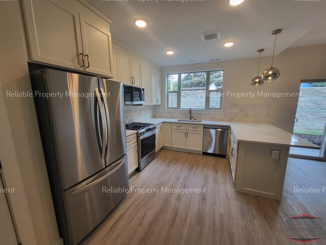 Photo - 487 Easy St