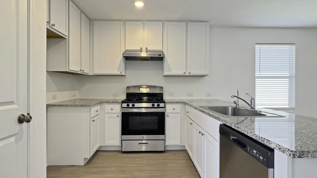 Photo - 13930 Wool Pk