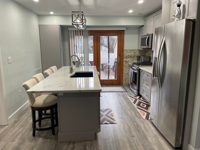 Photo - 31 Bellevue Ter