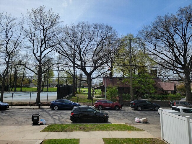 Photo - 65 Bard Ave Unidad 3