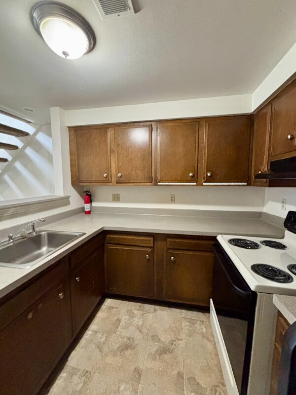 Photo - 11 Gloucester Ave