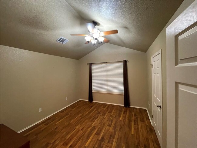 106 Prairie Springs Ln