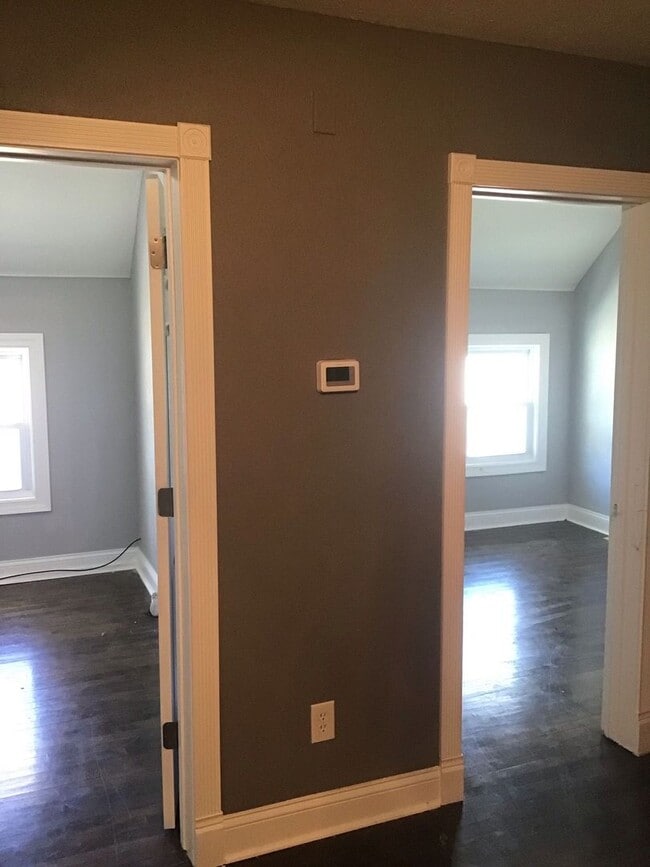 Building Photo - 223 E Chambers St Rental