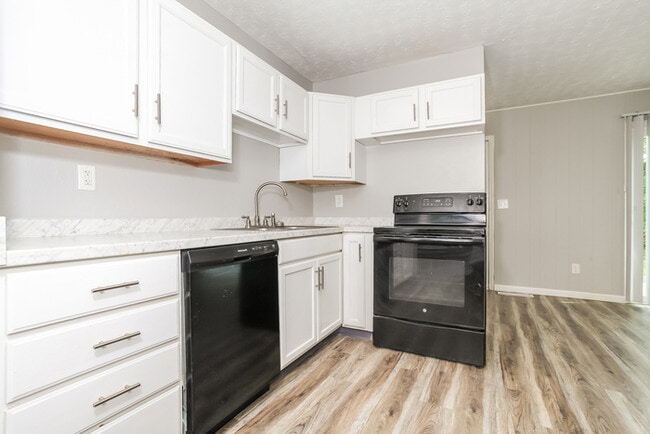 Photo - 803 Crowden Dr