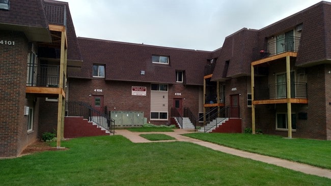 Parkview Plaza Apartments