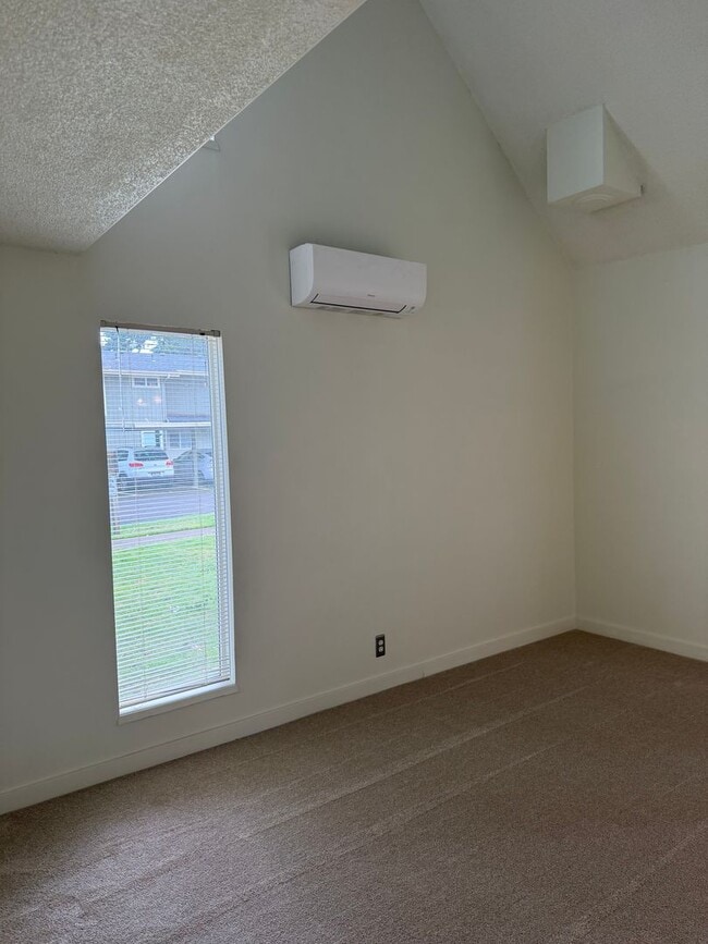 Photo - Beautifully updated 1 bedroom townhouse!