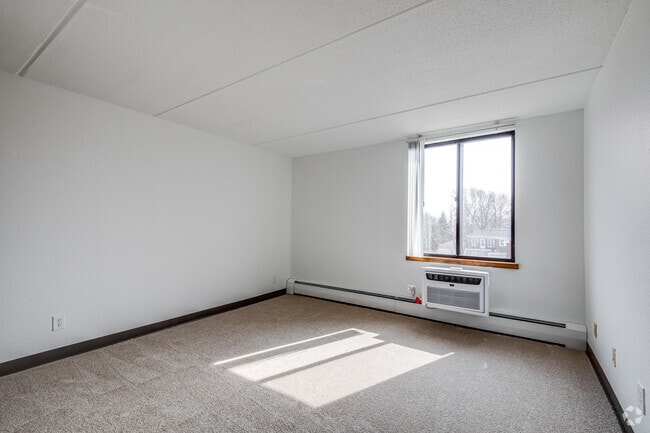 Creek Terrace - 2BR, 1.5BA - 893SF - Bedroom 1