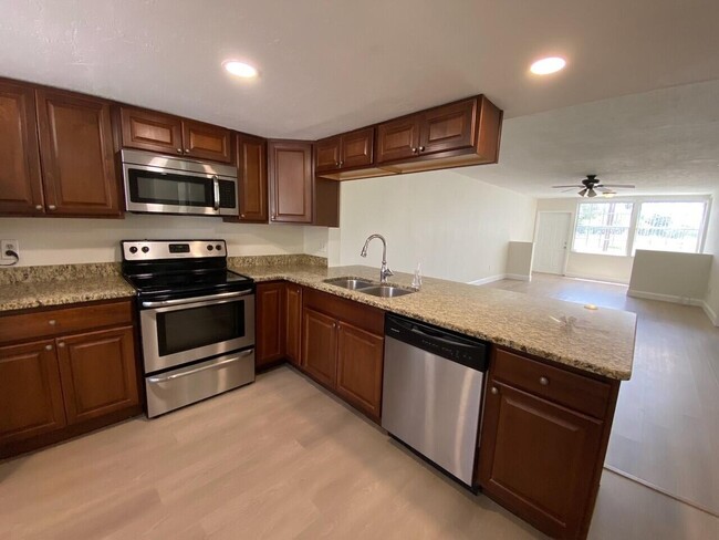 Building Photo - 1604 Palm Beach Trace Dr