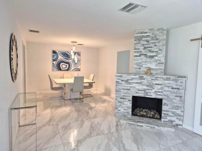 Photo - 1029 Omar Rd