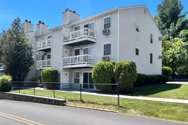 Photo - 18 Lexington Hills Rd Unit 12