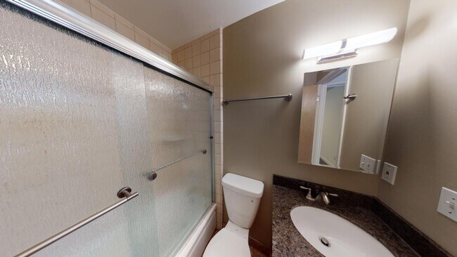 Photo - 1742 Spruce St Unidad leasing